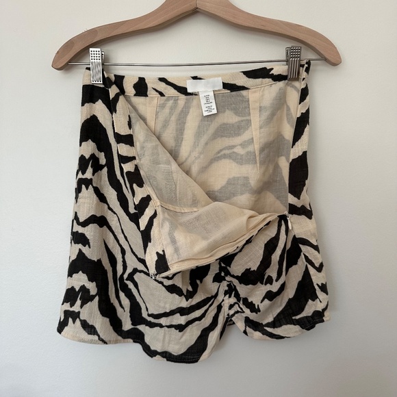 H&M Zebra Print Mini Skirt - Black and Cream - Picture 4 of 9